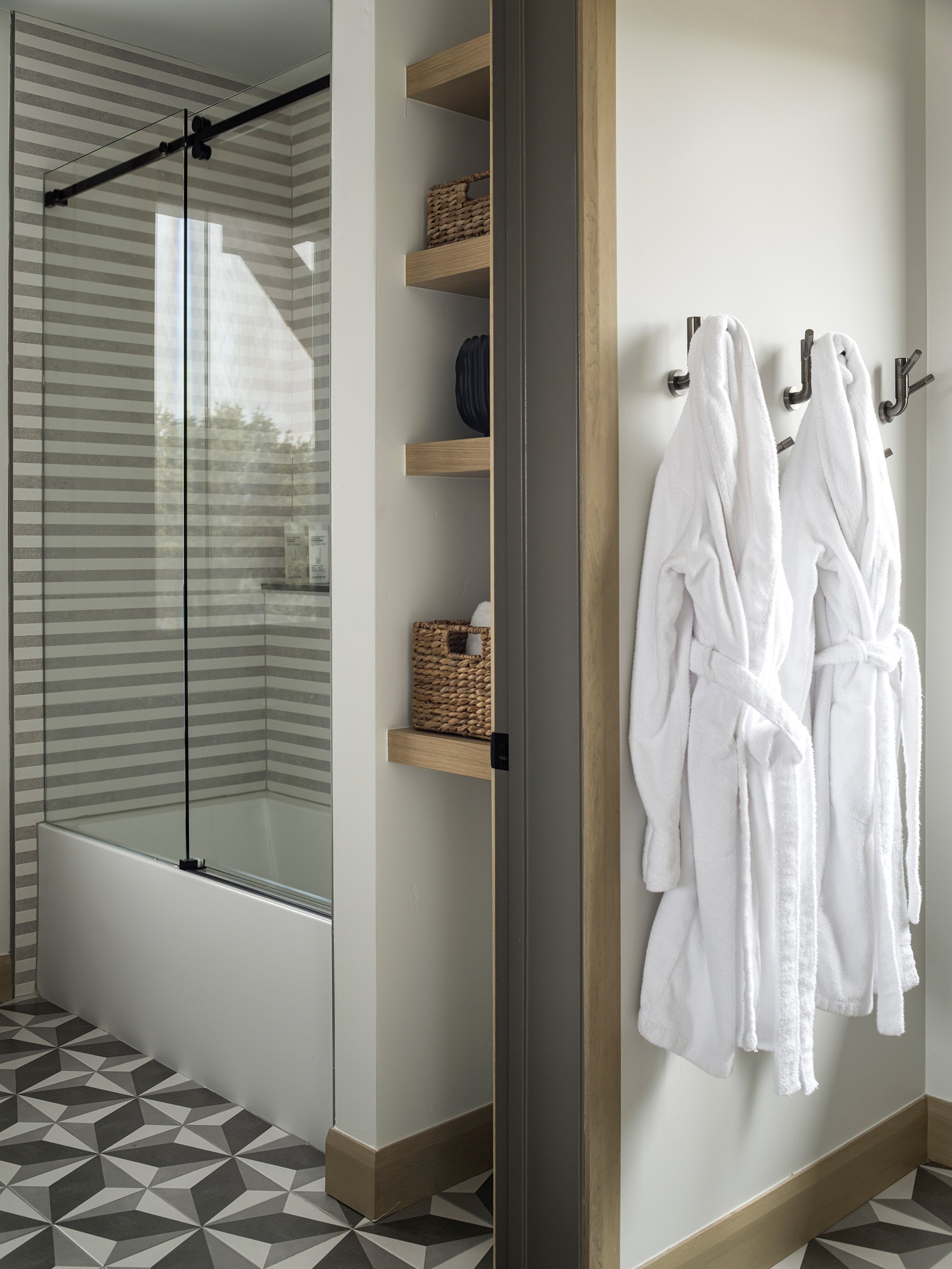 KPD_Red_Knob_Bath_5519SML.jpeg