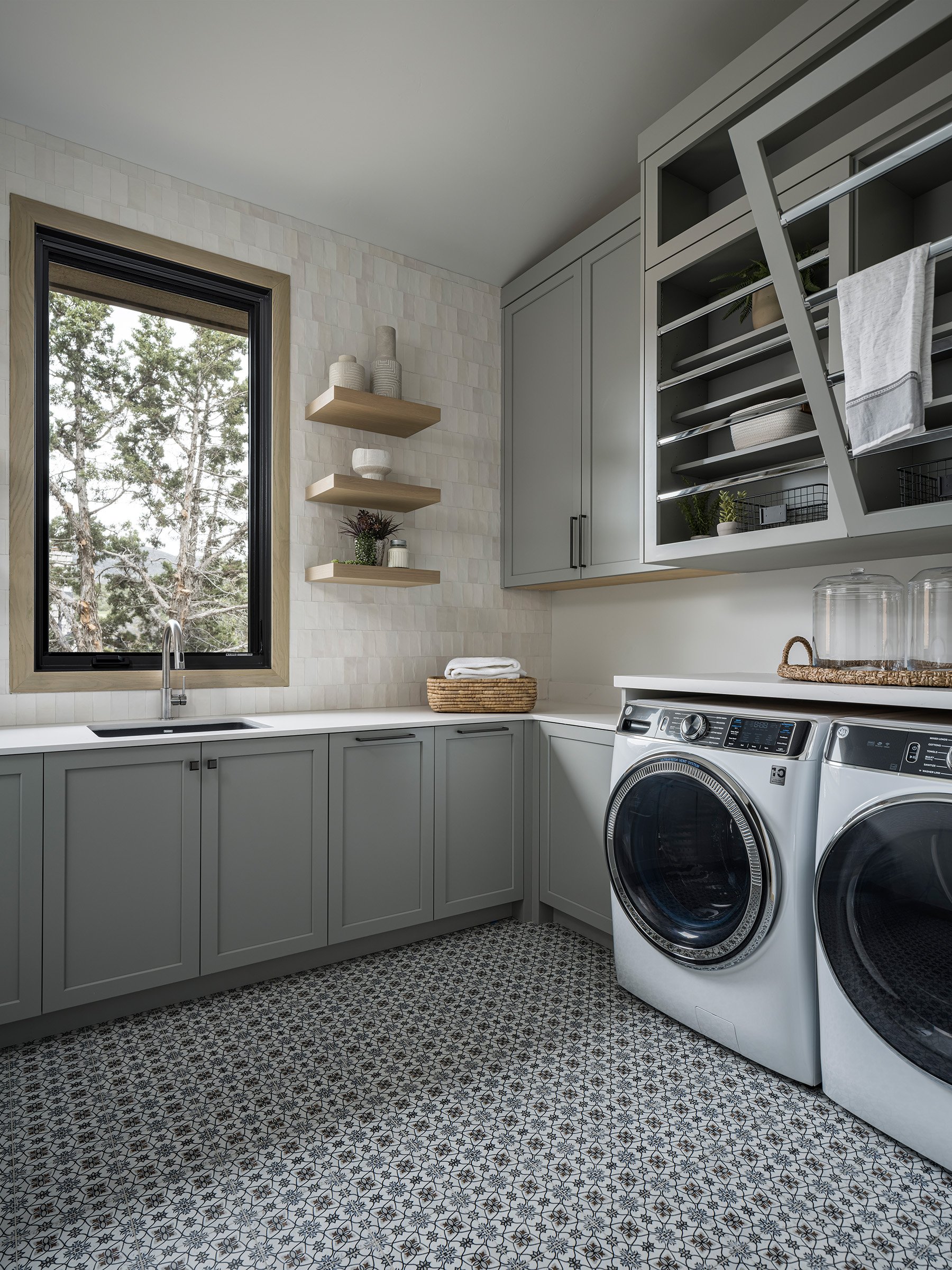 KPD_Red_Knob_Laundry_5677SML.jpeg
