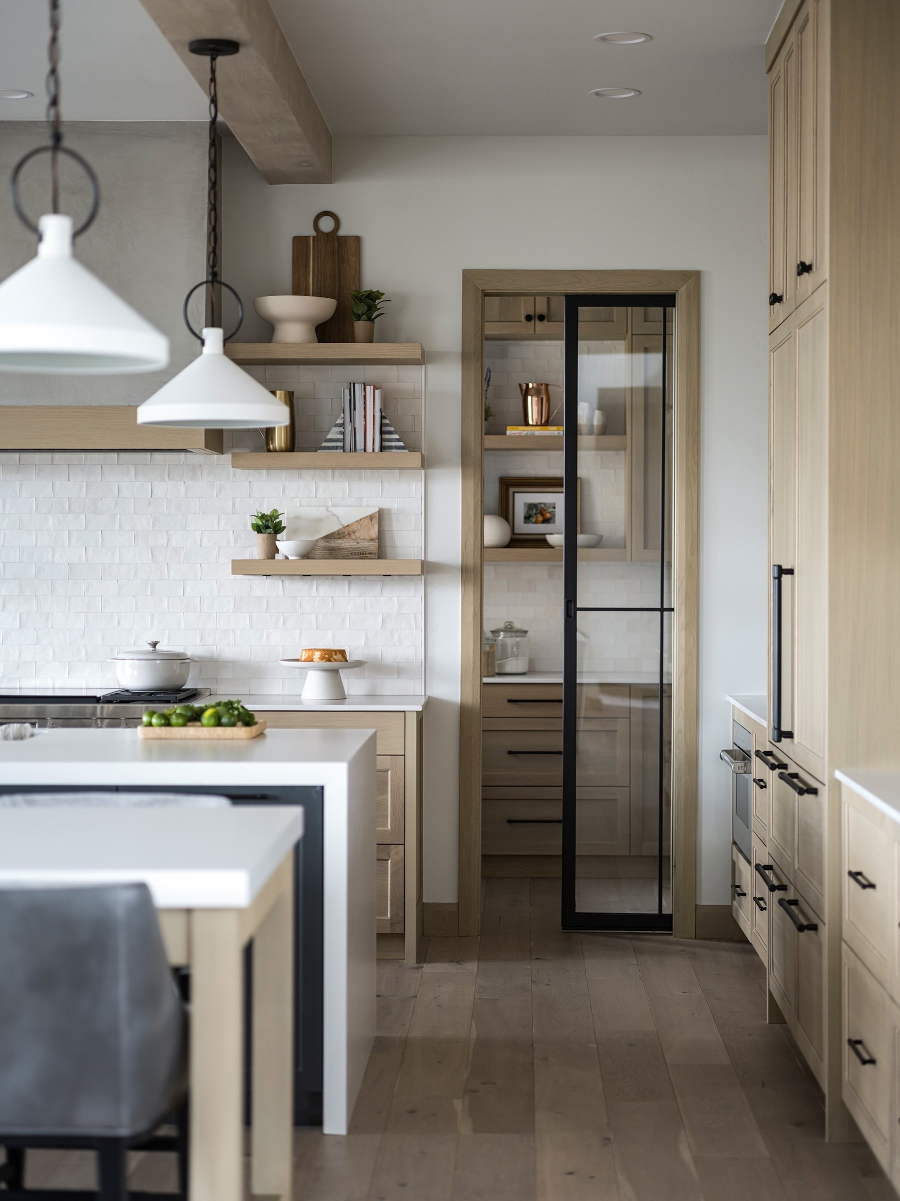 KPD_Red_Knob_Kitchen_5605SML.jpg