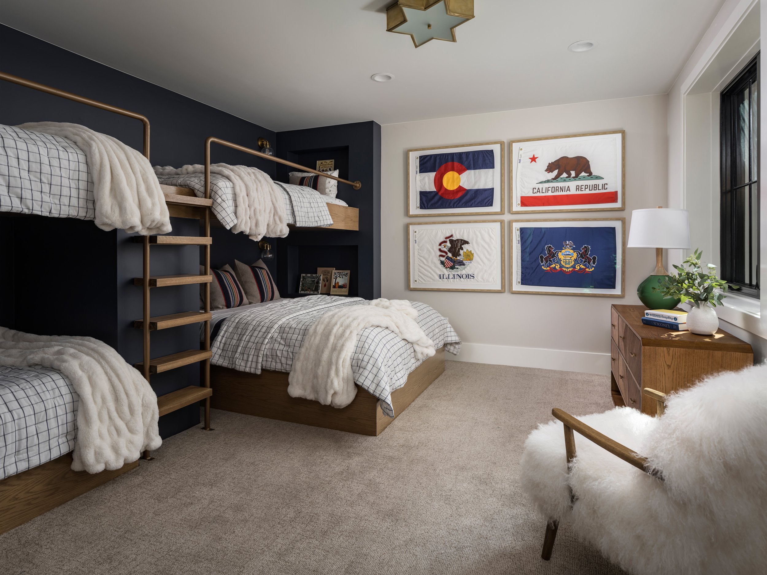 Canyon_Gate_Bunkroom_3562SML.jpg
