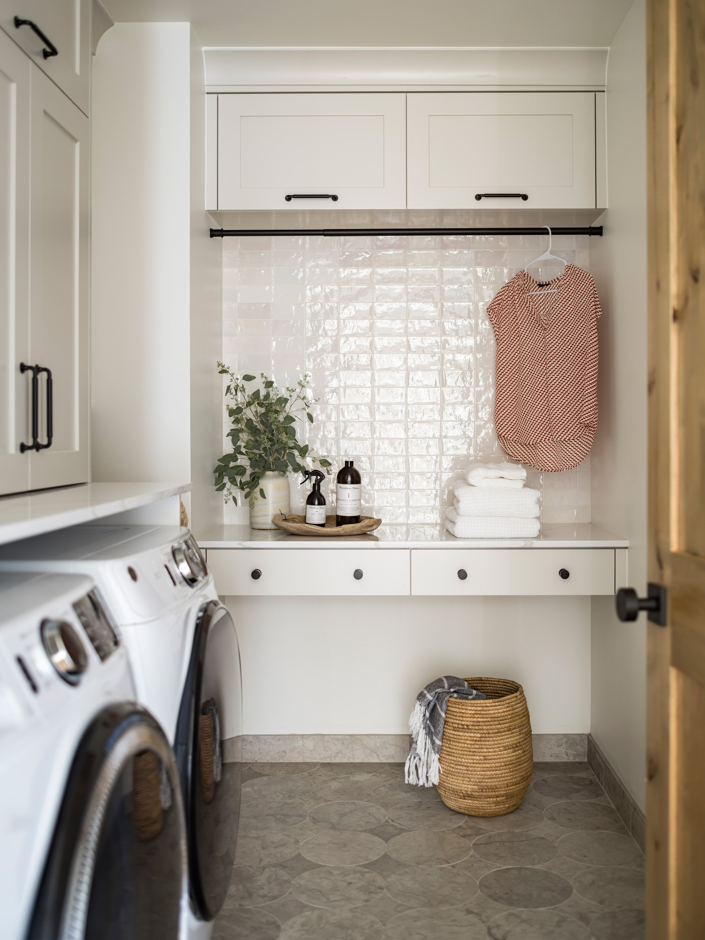 Canyon_Gate_Laundry_3601SML.jpg