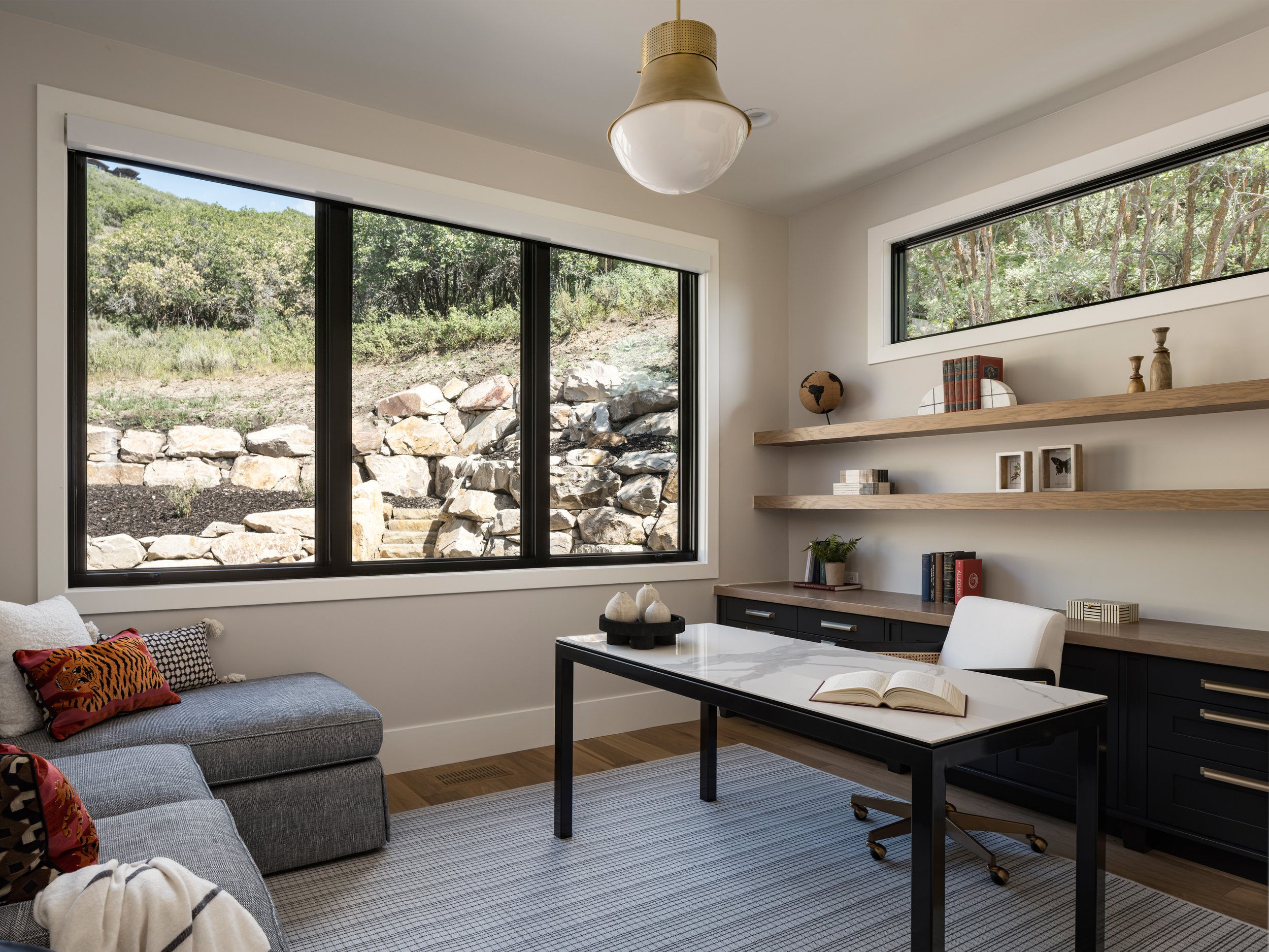Canyon_Gate_Office_3796SML.jpg