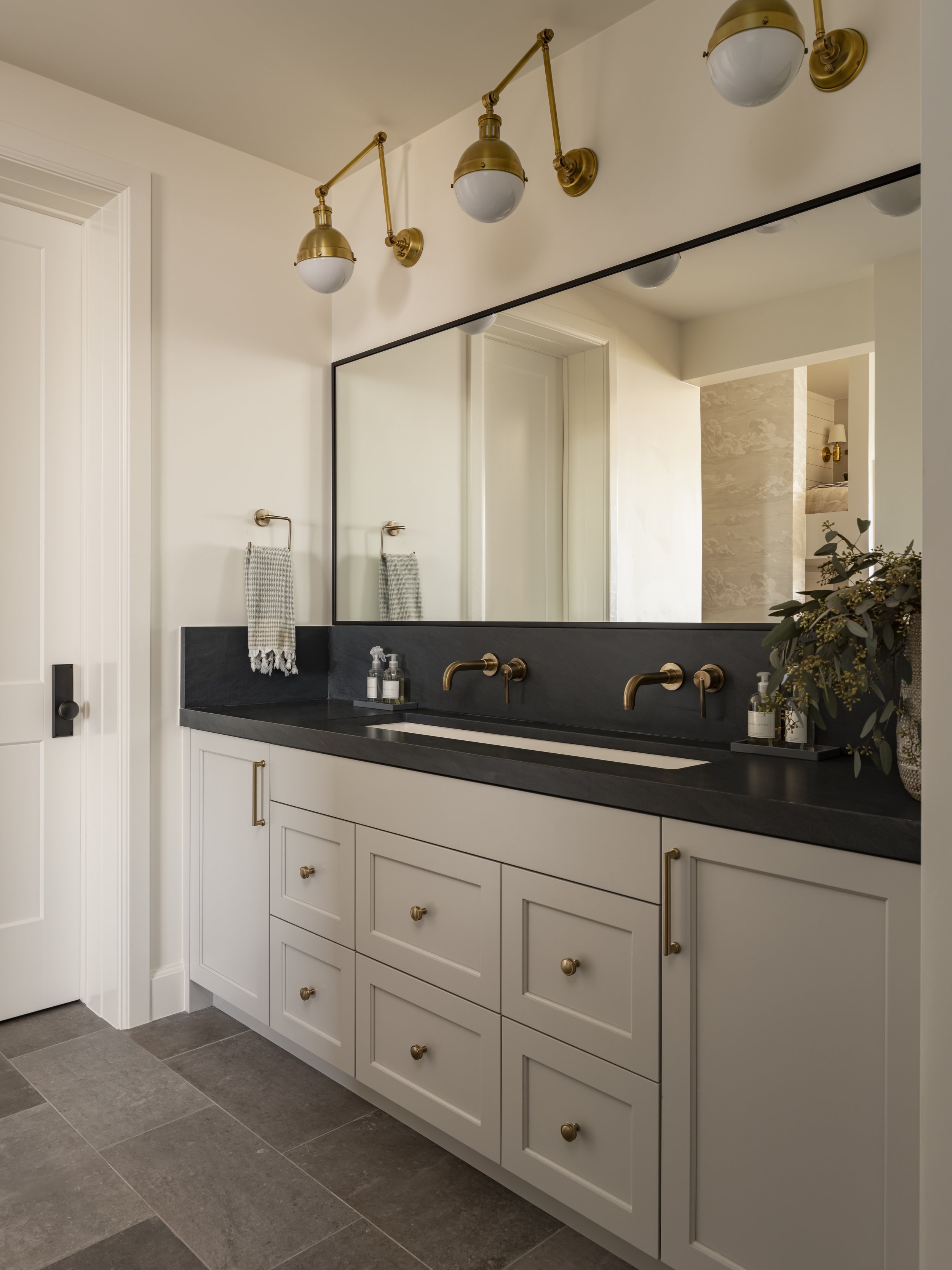 Higby_BunkroomBath_6216.jpg